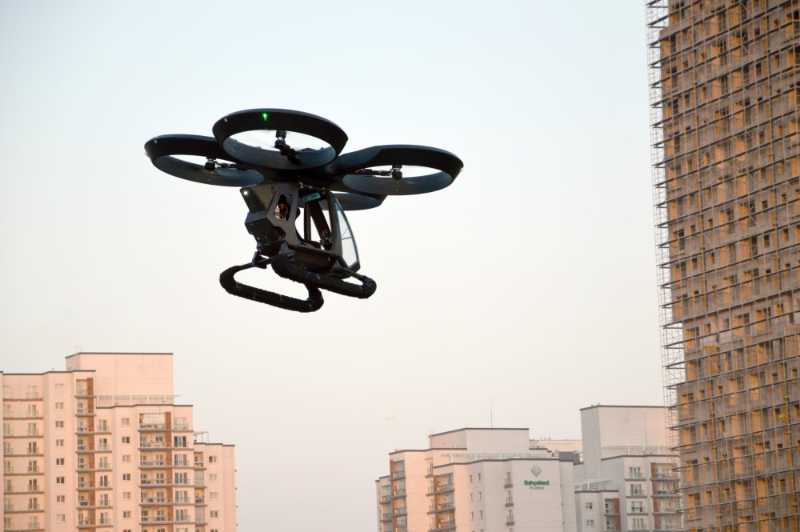 Türkiye'nin ilk uçan arabası Cezeri havalandı