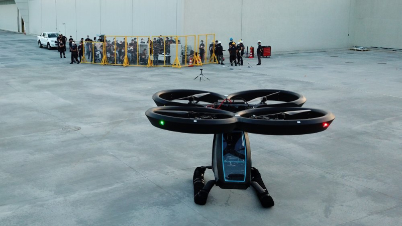 Türkiye'nin ilk uçan arabası Cezeri havalandı