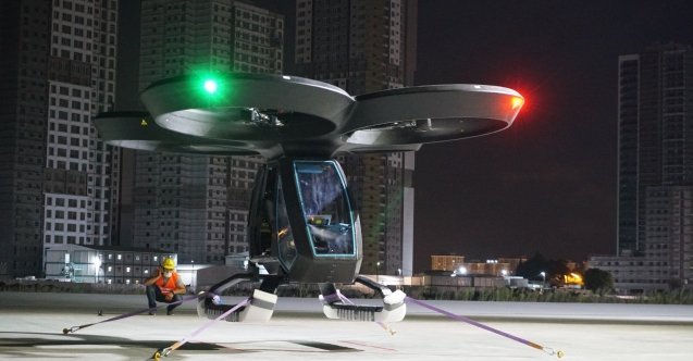 Türkiye'nin ilk uçan arabası Cezeri havalandı