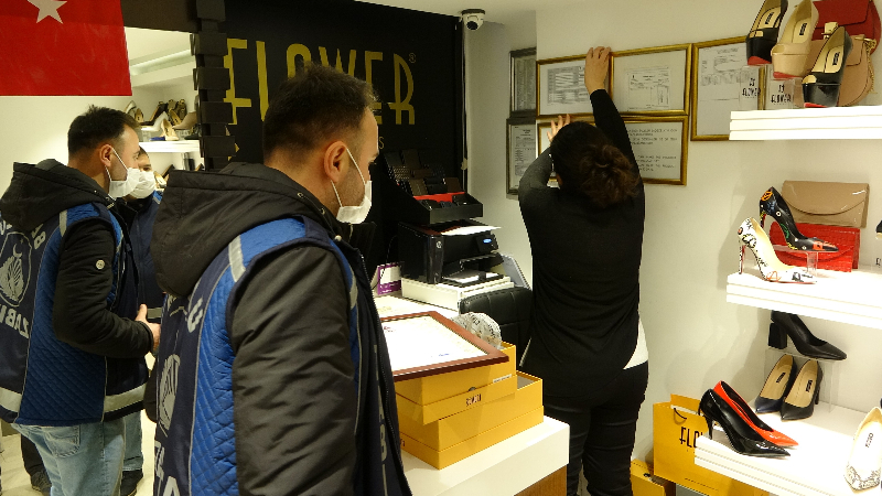 Taksim Yılbaşı Öncesi Cıvıl Cıvıl