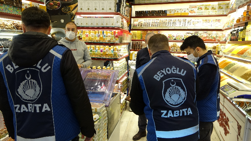 Taksim Yılbaşı Öncesi Cıvıl Cıvıl