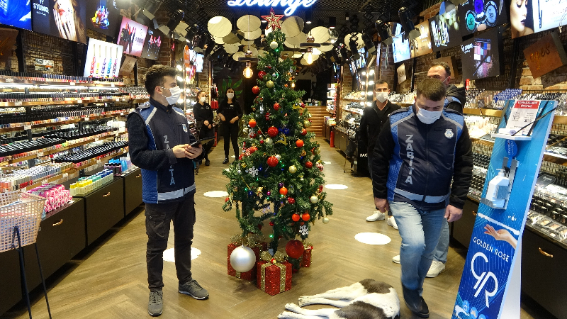 Taksim Yılbaşı Öncesi Cıvıl Cıvıl