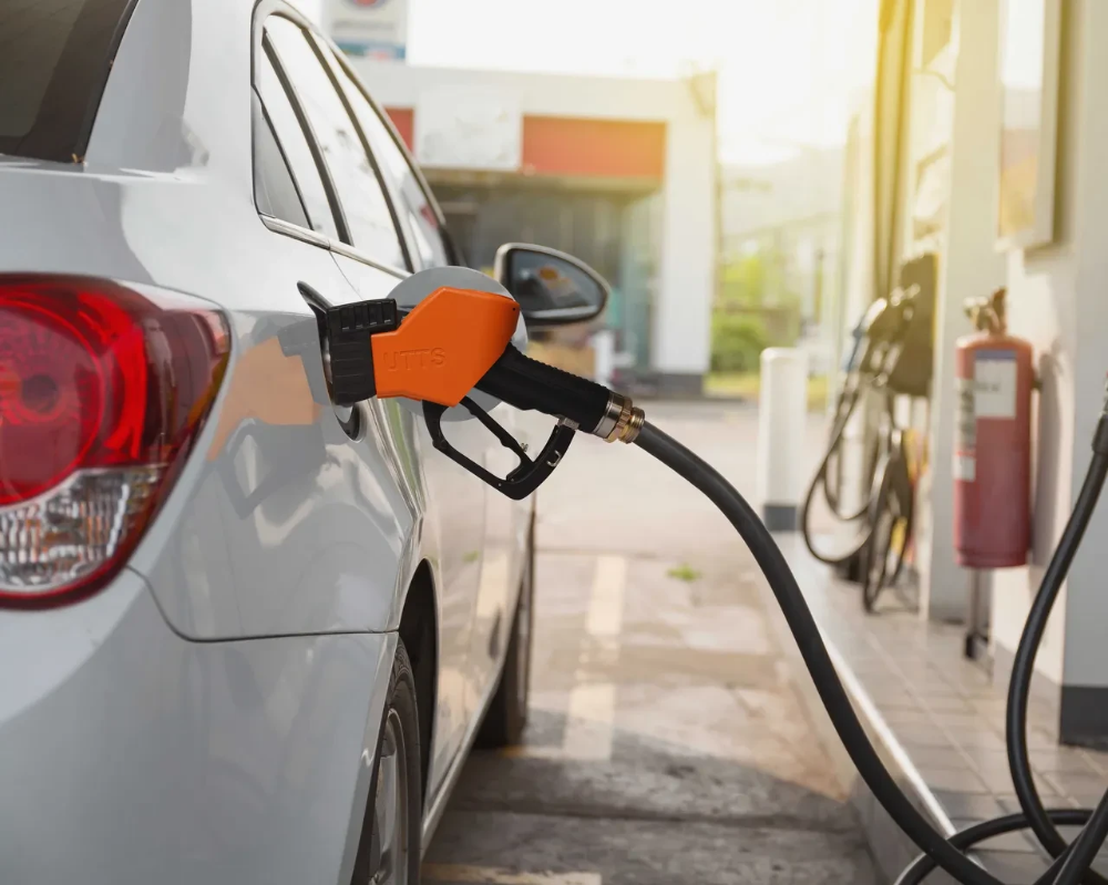 Akaryakıta Çifte Zam Geldi: 13 Mart 2026 Benzin ve Motorin Litre Fiyatı Kaç TL Oldu?