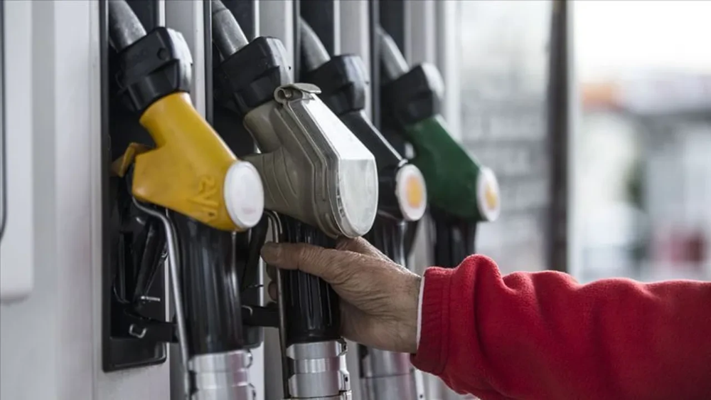 Akaryakıta Çifte Zam Geldi: 13 Mart 2026 Benzin ve Motorin Litre Fiyatı Kaç TL Oldu?