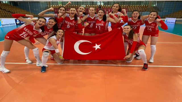 16 Yaş Altı Kız Voleybol Milli Takımı, Portekizi mağlup etti