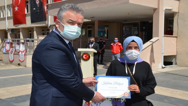 19 Mayısa özel yarışmada ödüller dağıtıldı