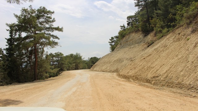 20 kilometrelik Grup Yolu asfalta hazırlanıyor