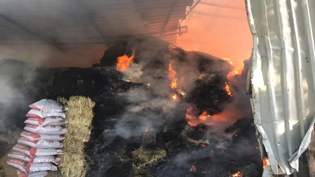 20 ton yem yanarak kül oldu