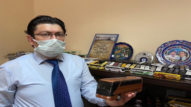 24 yıldır maket otobüs biriktiriyor
