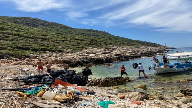 3 gün boyunca denizden 500e yakın farklı atık çıkartıldı