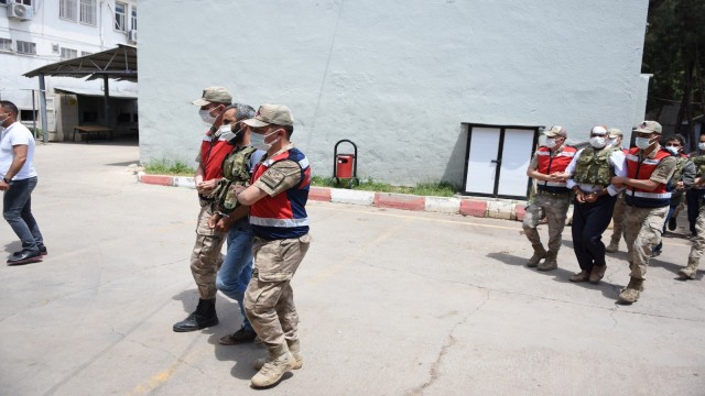 4 kişinin öldüğü olayla ilgili 4 zanlı adliyeye çıkarıldı