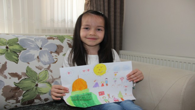 5 yaşındaki küçük Nursarenin duygulandıran ‘bayramda Filistinli çocuklar resmi