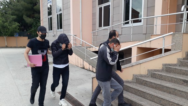 500 uyuşturucu hapla yakalanan 2 kişi tutuklandı