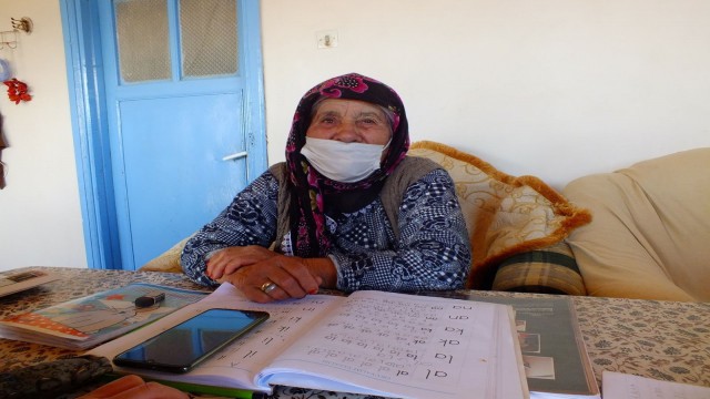 90 yaşında öğrenmenin yaşı yok dedirtti