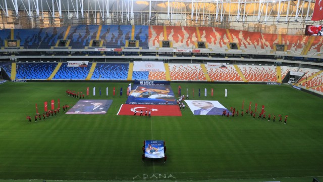 Adanada 19 Mayıs Atatürkü Anma, Gençlik ve Spor Bayramı kutlaması