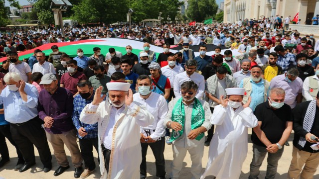 Adanada Filistinliler için gıyabi cenaze namazı kılındı