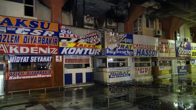 Adanada otogarda yangın