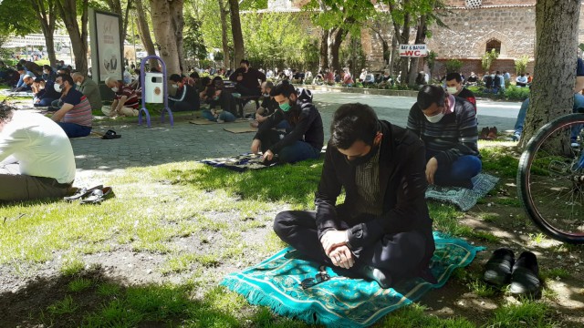 Afyonkarahisarda Ramazan ayının son cuma namazı kılındı