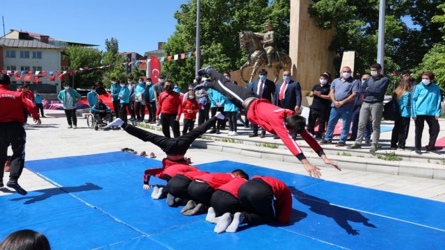 Ağrıda 19 Mayıs Atatürkü Anma, Gençlik ve Spor Bayramı kutlandı