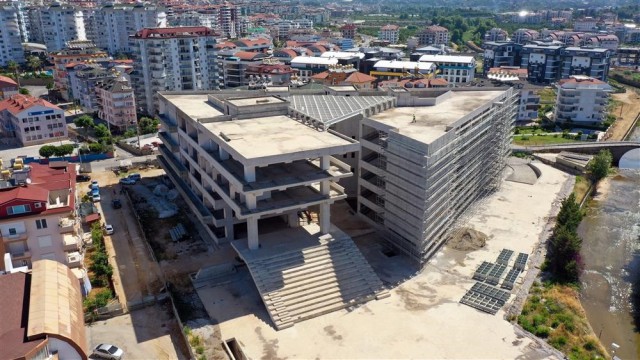 Alanya Belediyesi hizmet binası inşaatında çalışmalar hızlandı