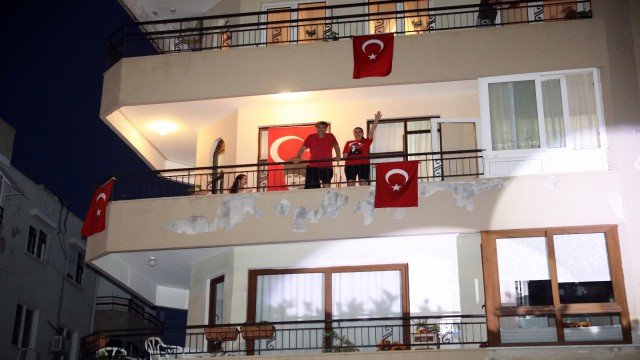 Alanyada 19 Mayıs heyecanı evlere taşındı