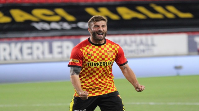 Alpaslan Öztürk Göztepeye veda etti