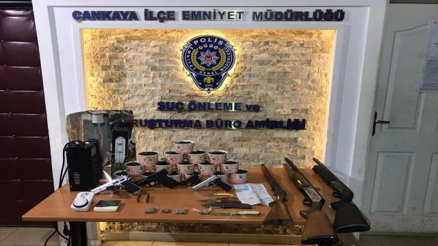 Ankarada uyuşturucu yetiştirilen eve polis baskını