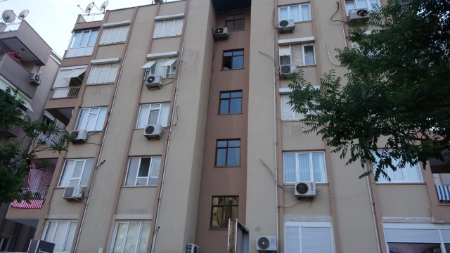 Antalyada alacak verecek kavgasında kan aktı: 1 yaralı