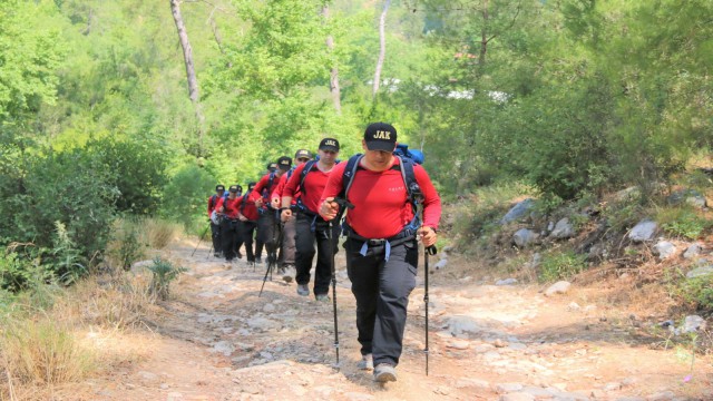 Antalyada arama kurtarma ekipleri 6 gündür haber alınamayan dağcı için alarma geçti