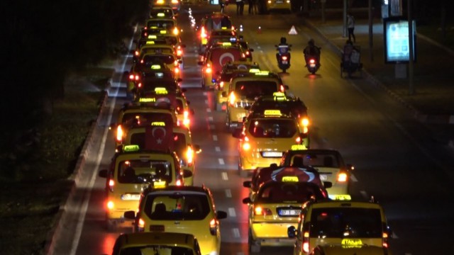 Antalyada taksicilerden İsraili kınama konvoyu