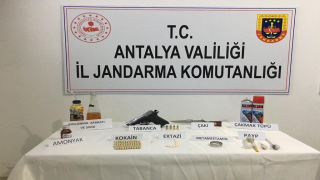 Apart dairede uyuşturucu kullananlara suç üstü