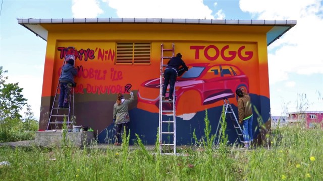 Atıl vaziyetteki trafolar tuvale dönüştü