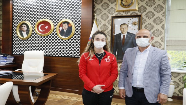 Avrupada bronz madalya kazanan Altuna tam altın