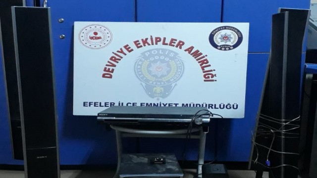 Aydında bir evden servet çalan hırsızlar tutuklandı