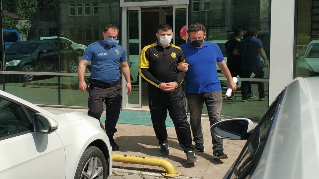 Babasına kuru sıkı tabancayla ateş eden genç tutuklandı