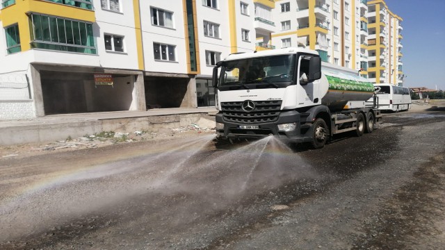 Bağların temizlik ordusu gece gündüz görev başında