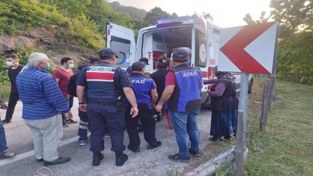 Bahçesindeki otları temizlerken 25 metreden uçuruma yuvarlandı