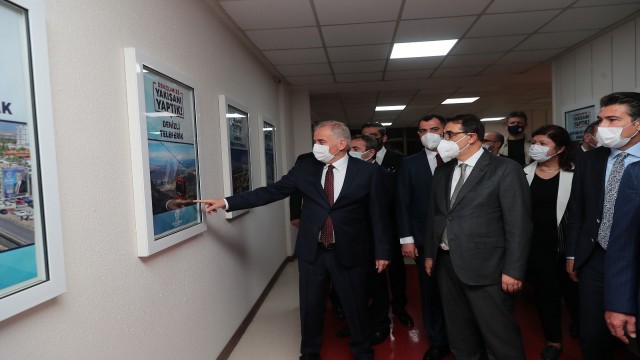 Bakan Dönmez, Denizliden övgüyle bahsetti