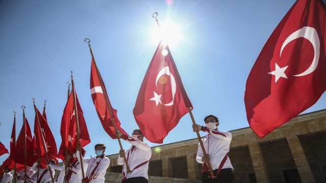 Bakan Kasapoğlu Anıtkabirde