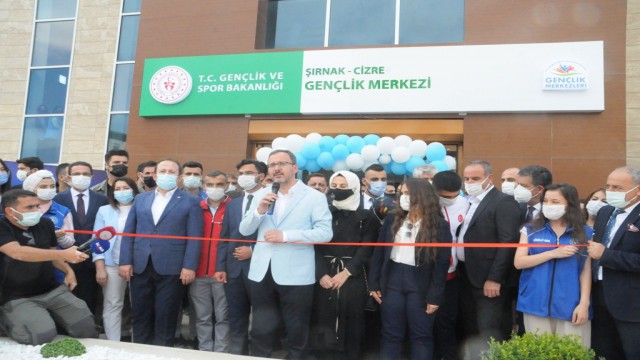 Bakan Kasapoğlu, Cizre Gençlik Merkezinin açılışını gerçekleştirdi