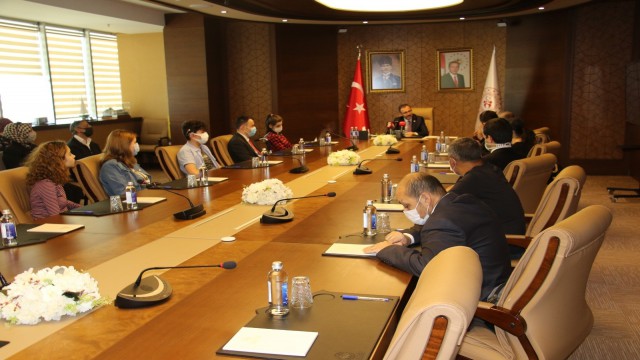 Bakan Kasapoğlu: Engelli vatandaşlarımızın pek çok başarının altında imzasının olduğunu görüyoruz