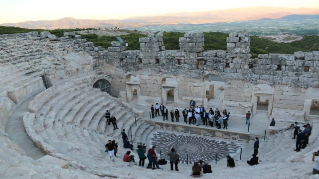 Bakan Kurum, Kibyra Antik Kentinde incelemelerde bulundu