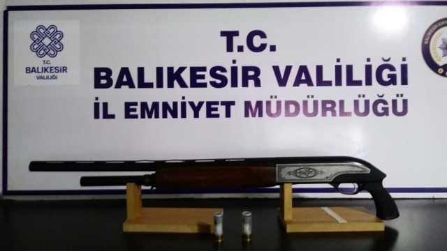 Balıkesirde polis aranan 32 şahsı gözaltına aldı