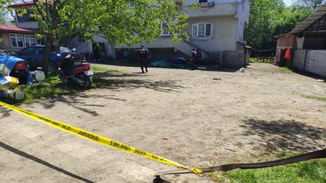 Bartında sopalı silahlı kavga: 3 yaralı