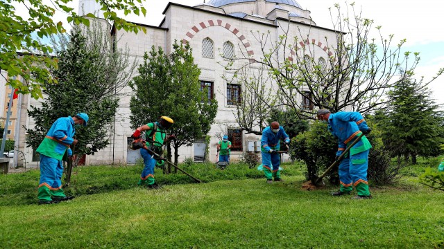 Başakşehirde camilerde bayram hazırlığı başladı