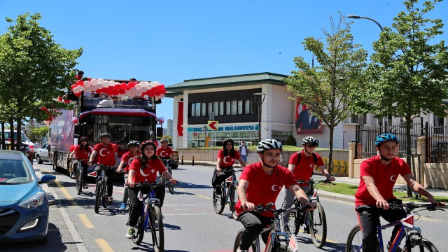 Başakşehirli gençler 19 Mayısı coşkuyla kutladı