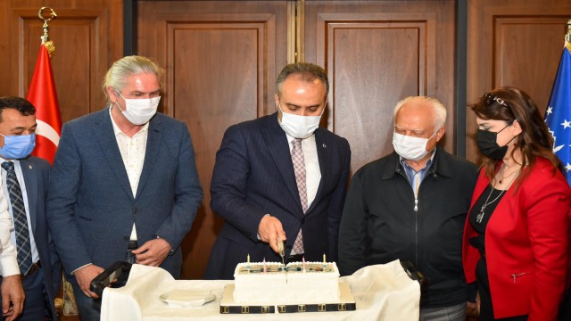 Başkan Aktaşa doğum günü sürprizi