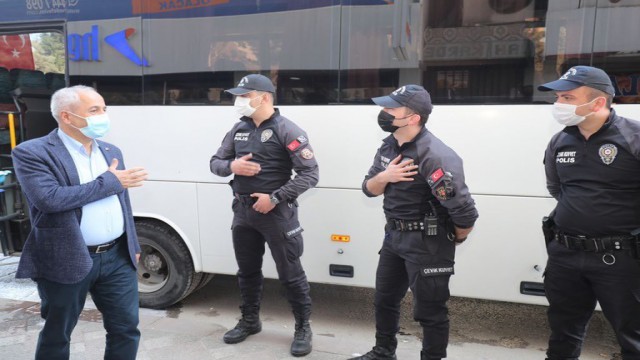 Başkan Büyükgöz, vatandaşların bayramını kutladı