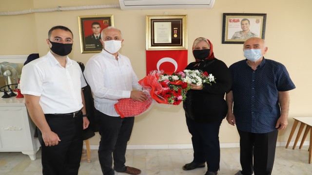 Başkan Gültak, şehit annelerini yalnız bırakmadı