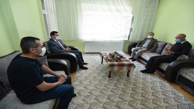 Başkan Kılcadan şehit ailesiyle bayramlaştı